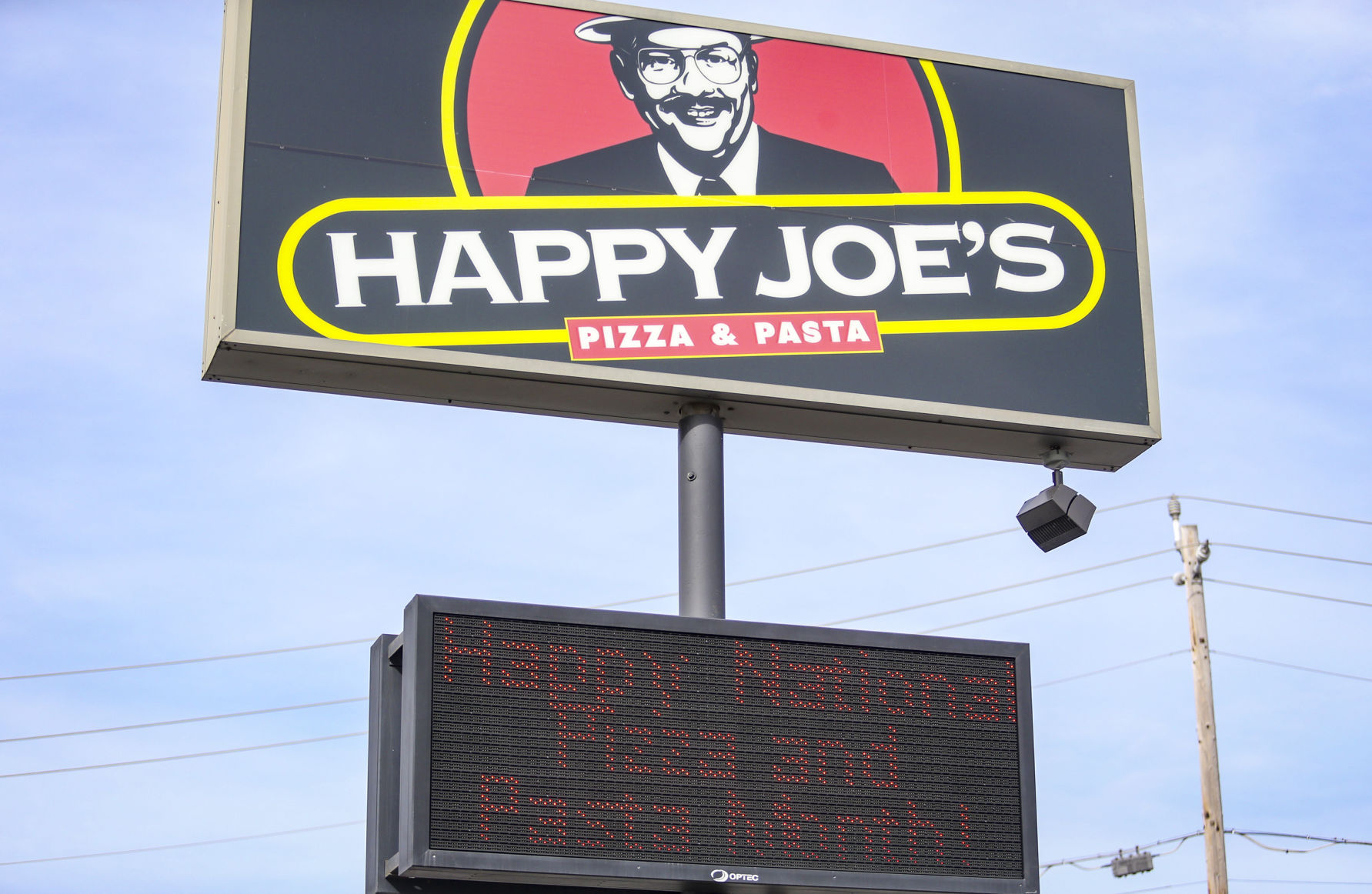 102617-HAPPY-JOES-012